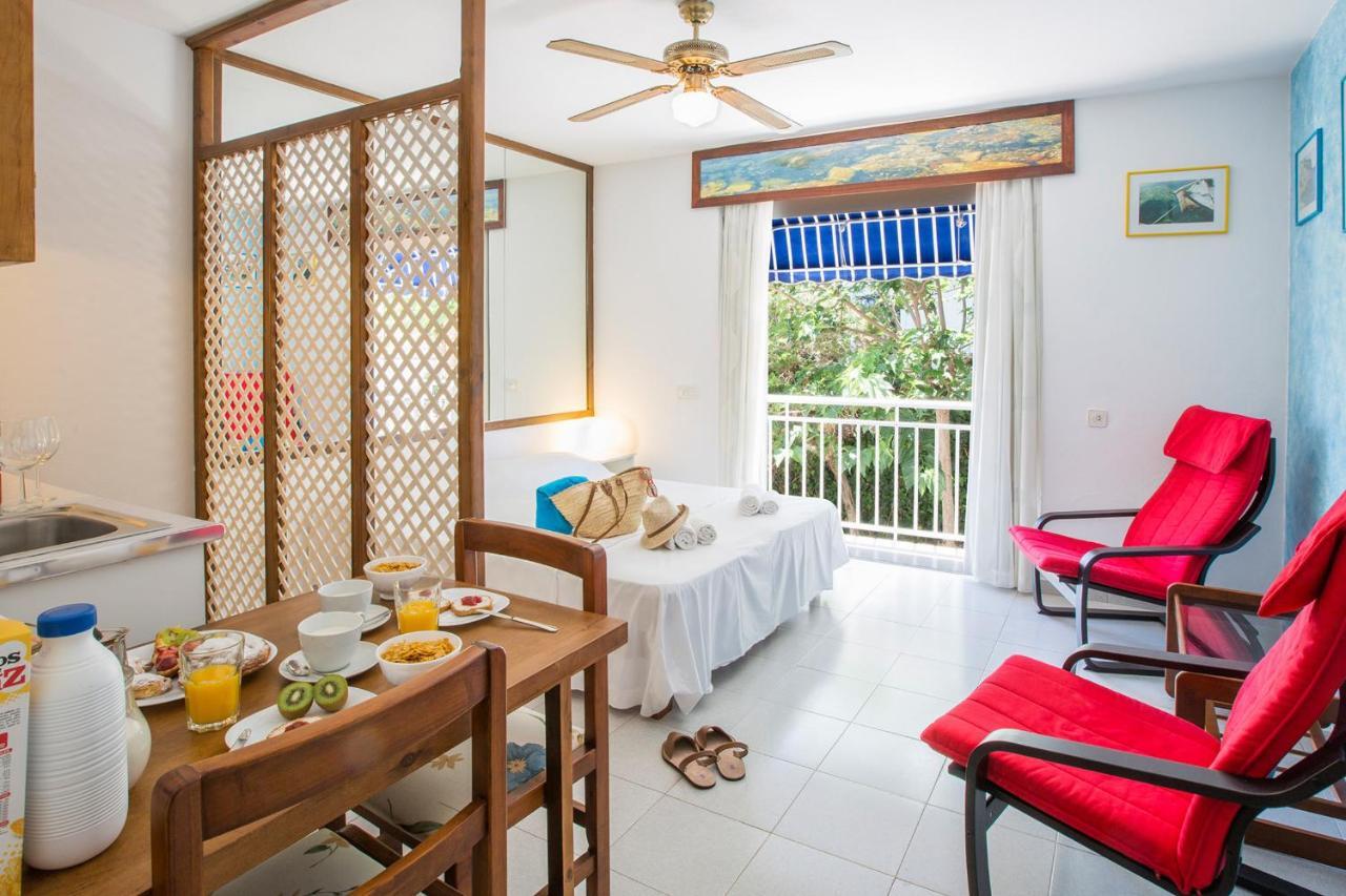Estel Blanc Apartments - Adults Only Cala'N Blanes  Room photo