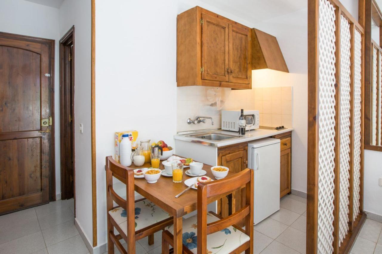 Estel Blanc Apartments - Adults Only Cala'N Blanes  Room photo